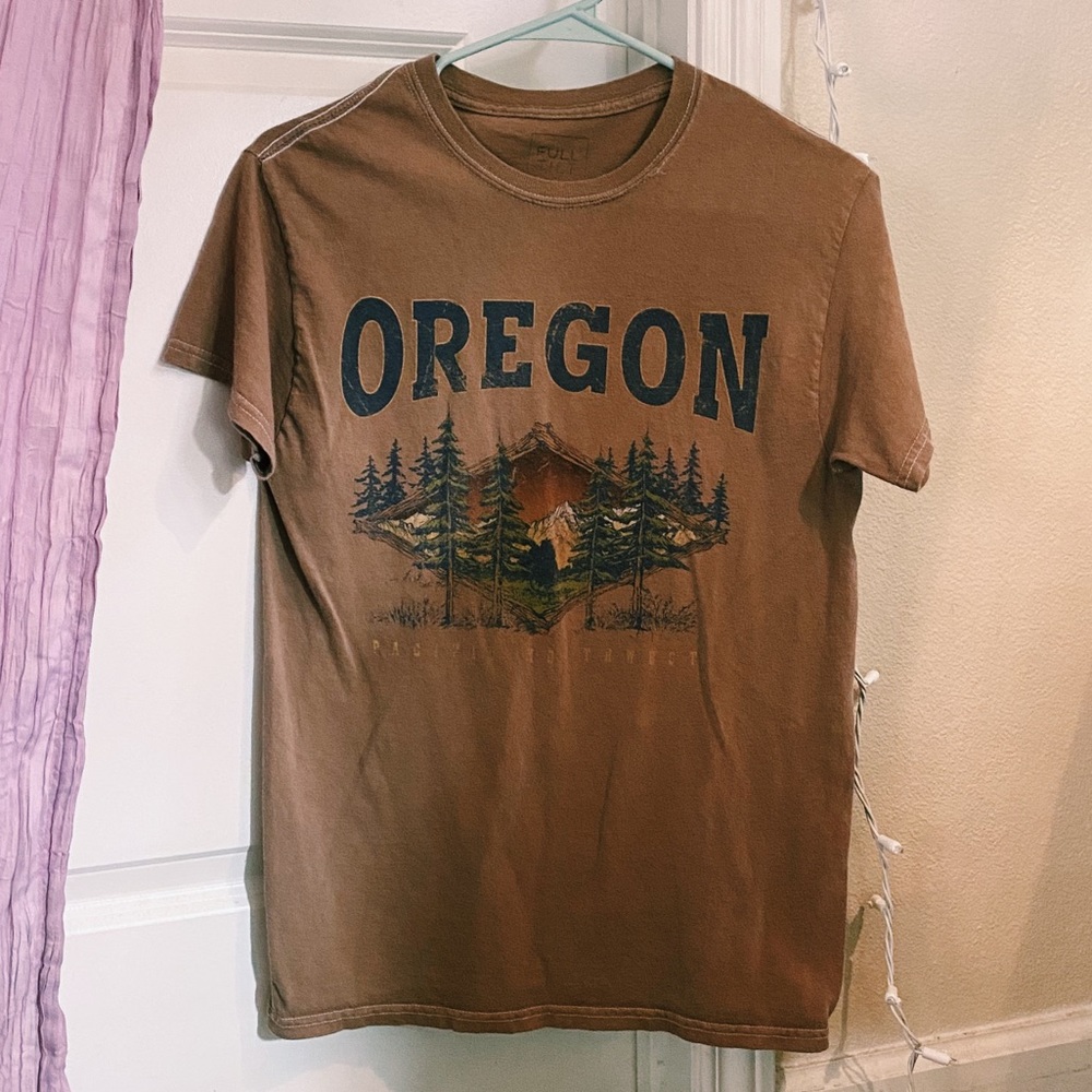 graphic tee 🐻